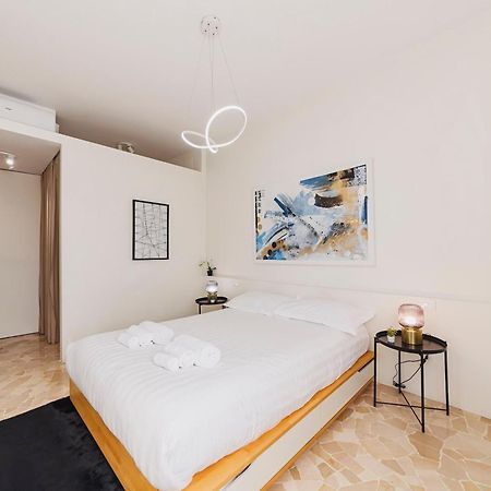 Luminoso Apt In Porta Venezia Milan Exterior photo